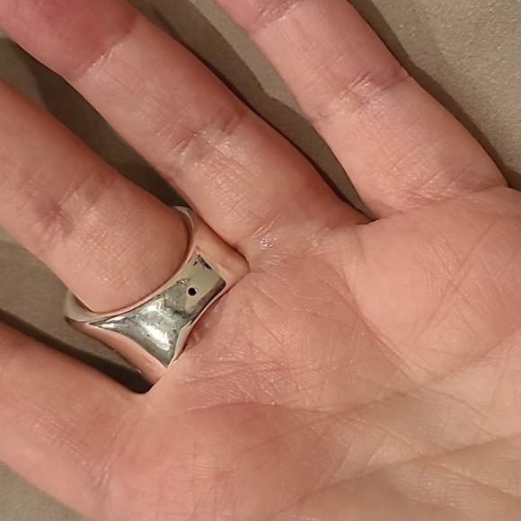 Sterling silver chic statement ring - Picture 3 of 7